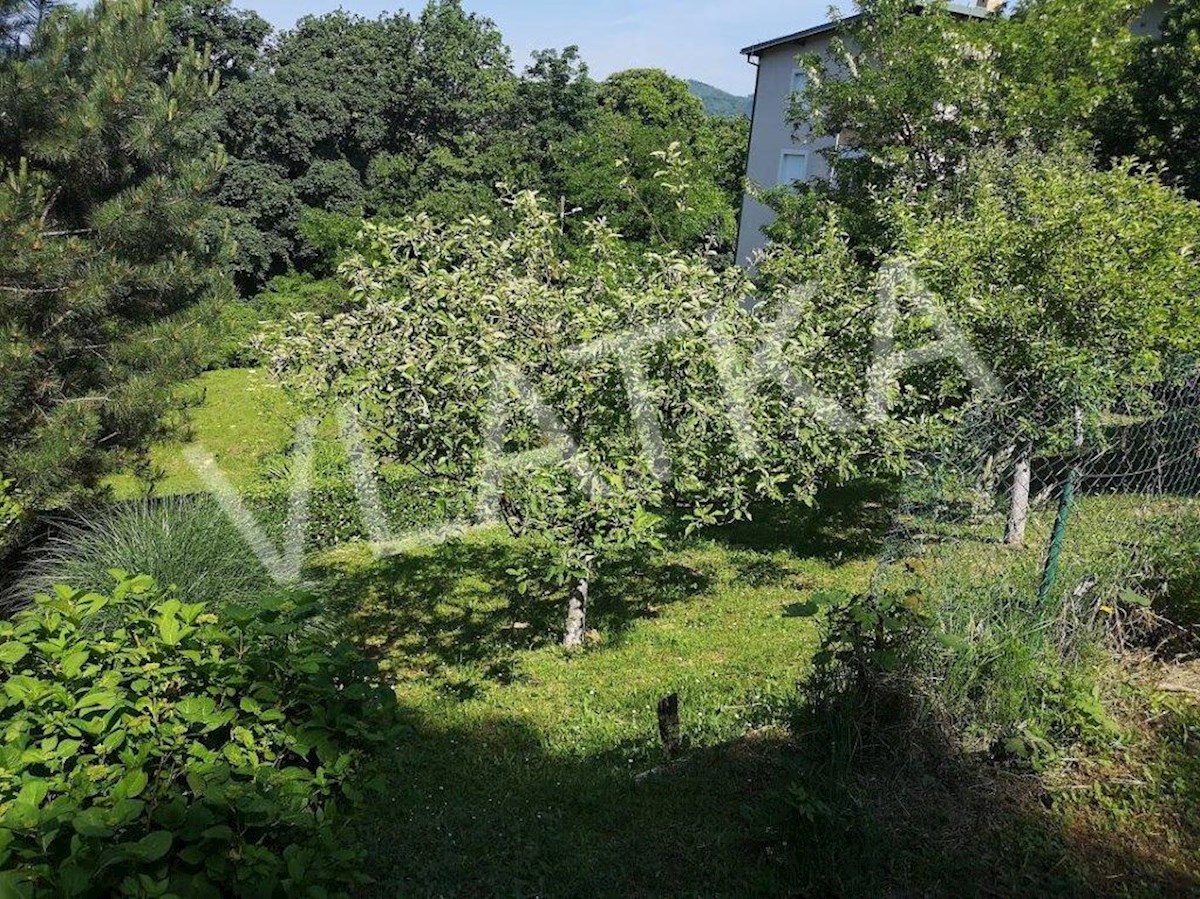IDILIČEN VRHOVEC: 2 HIŠI Z BAZENOM IN RAZGLEDOM + GRADNJA 3. HIŠE!