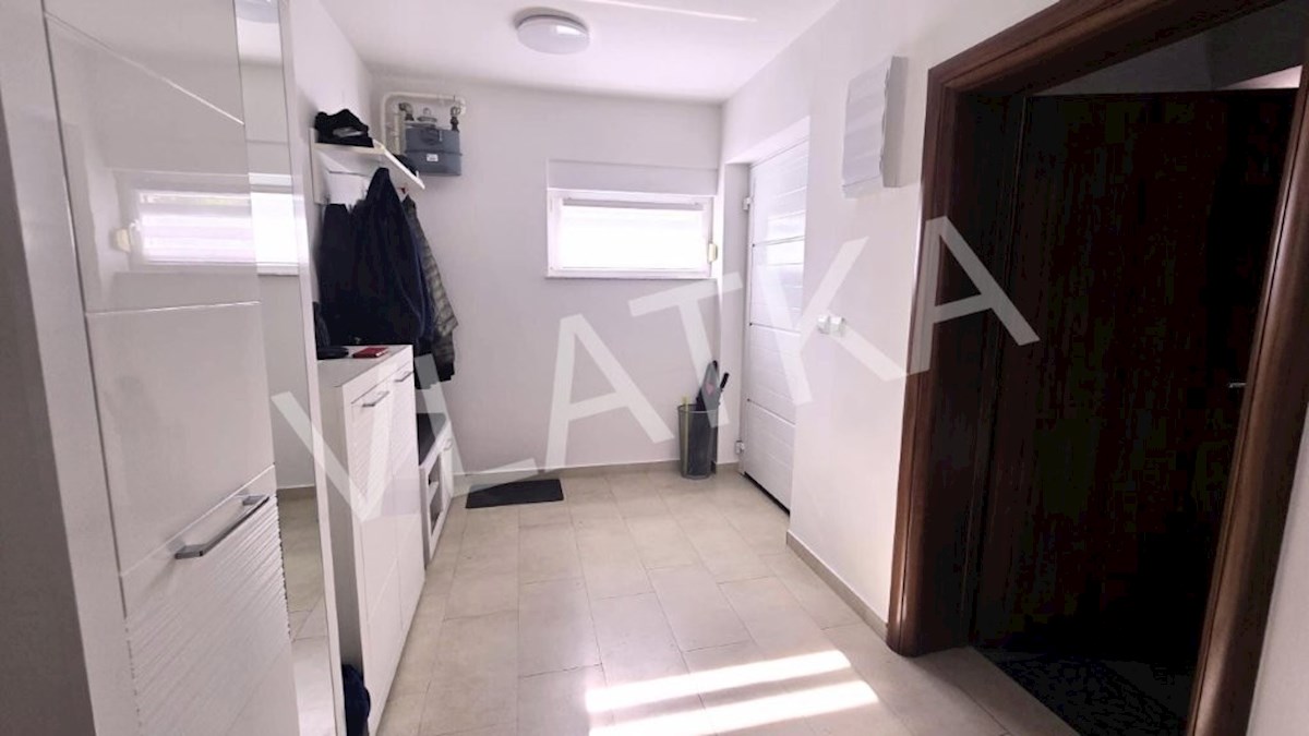 MODERNO 3-SOBNO STANOVANJE NA ODLIČNI LOKACIJI – PODSLJEME