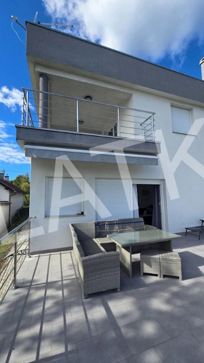 MODERNO 3-SOBNO STANOVANJE NA ODLIČNI LOKACIJI – PODSLJEME