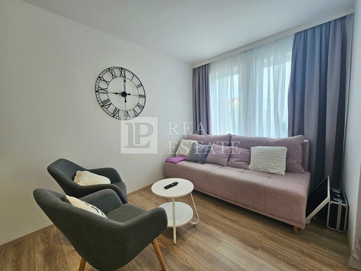 CRIKVENICA - apartma 200m od morja