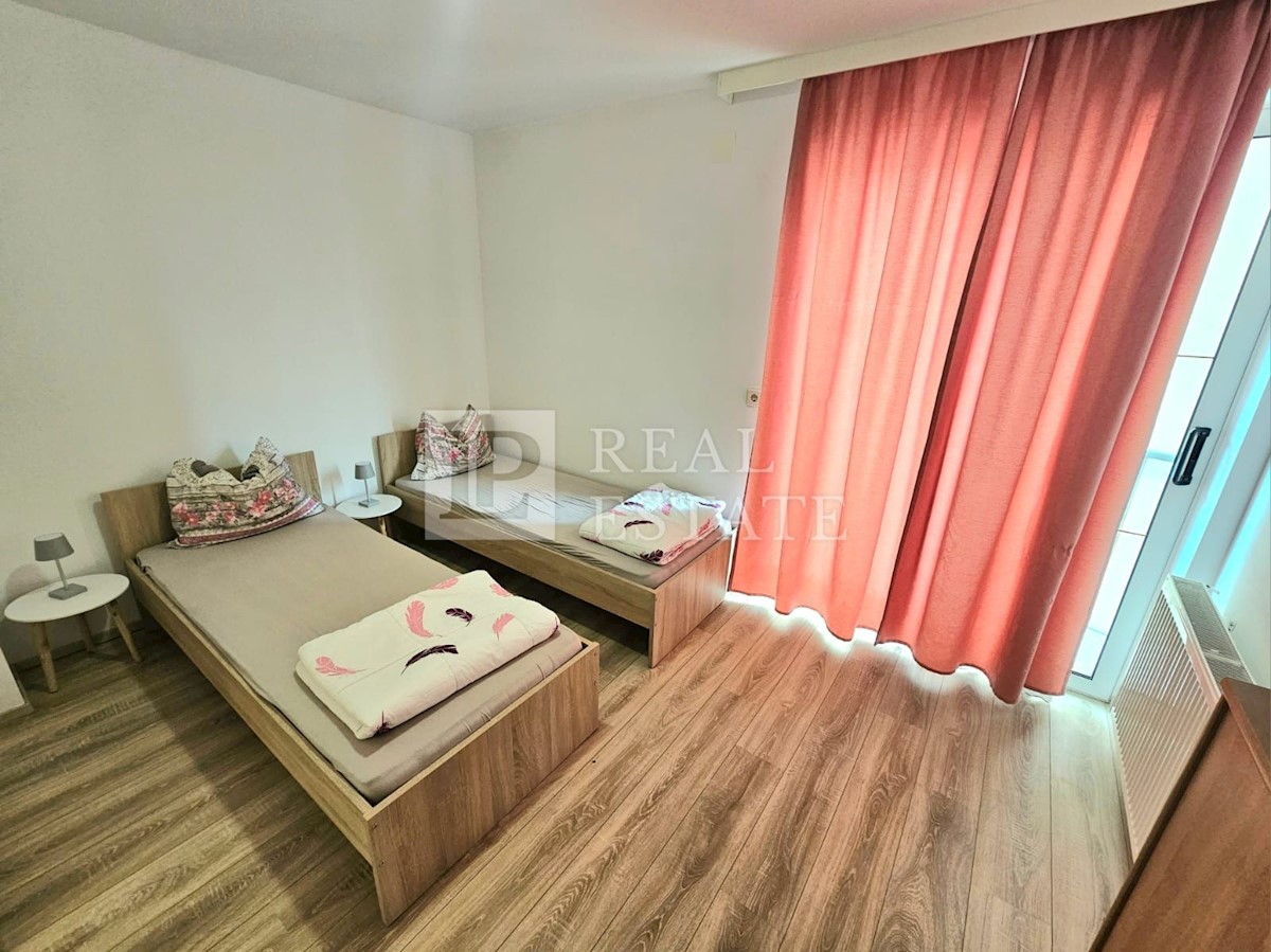 CRIKVENICA - apartma 200m od morja