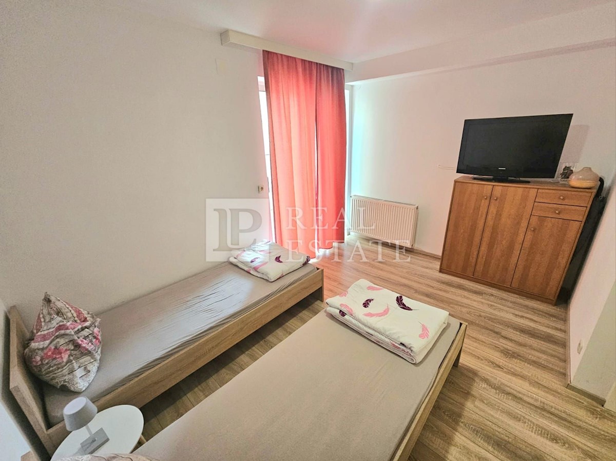 CRIKVENICA - apartma 200m od morja