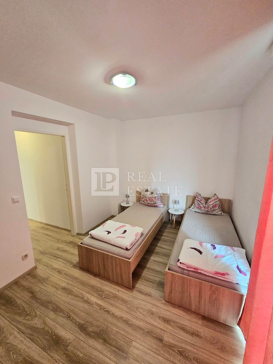 CRIKVENICA - apartma 200m od morja