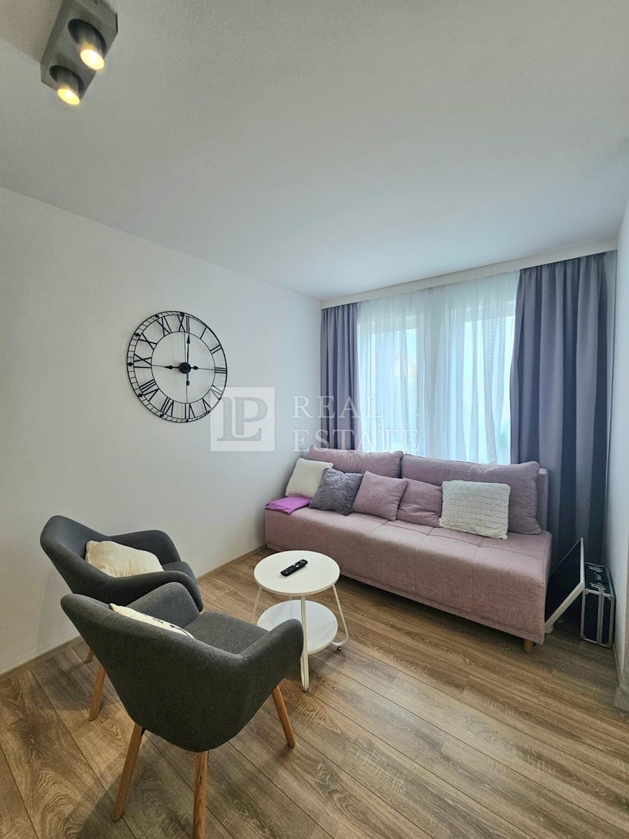 CRIKVENICA - apartma 200m od morja