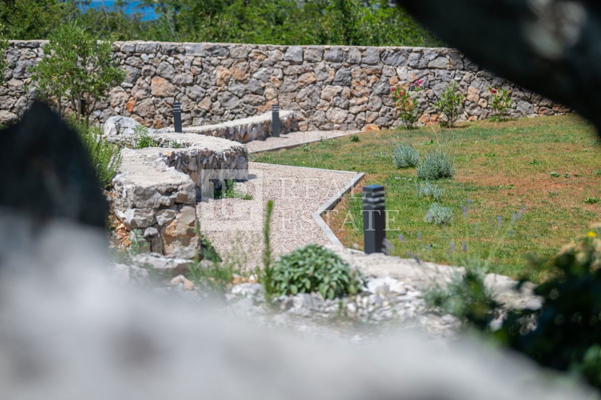 ŠMRIKA - luksuzna vila z bazenom in panoramskim pogledom na morje