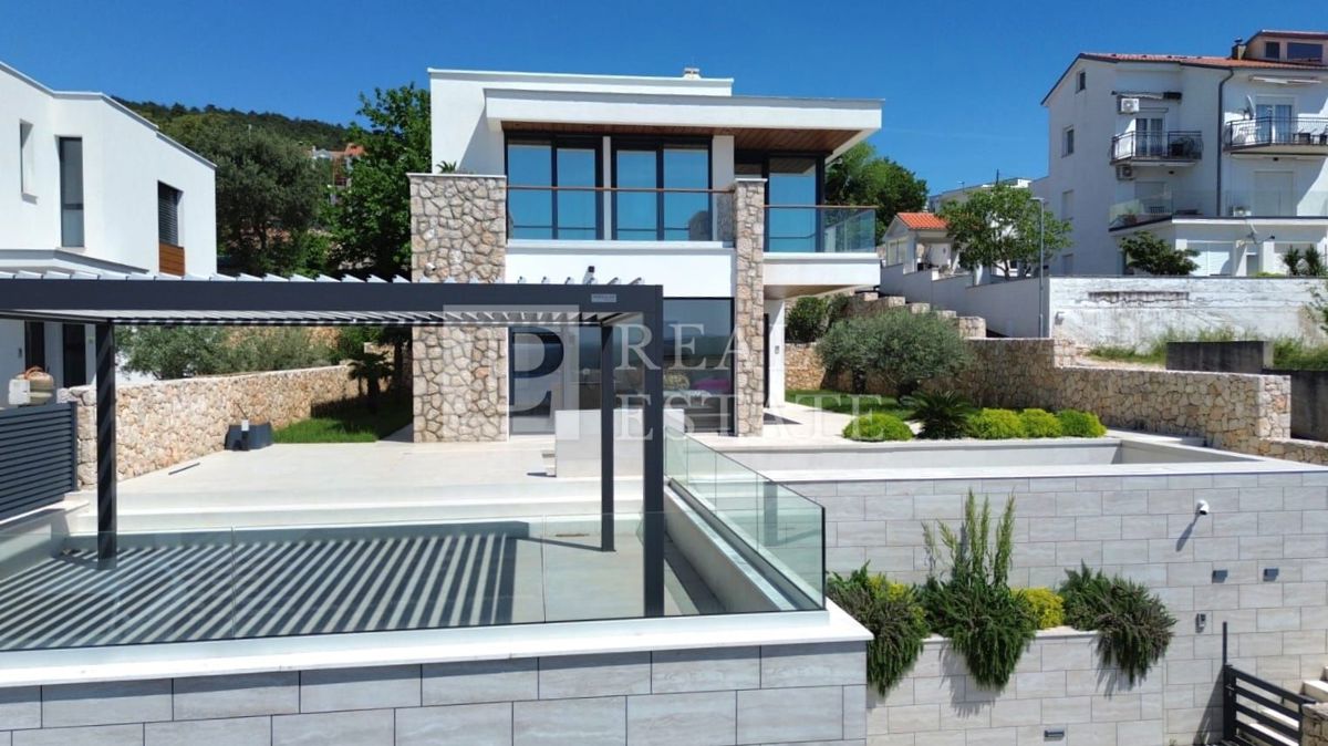 CRIKVENICA - moderna vila z bazenom
