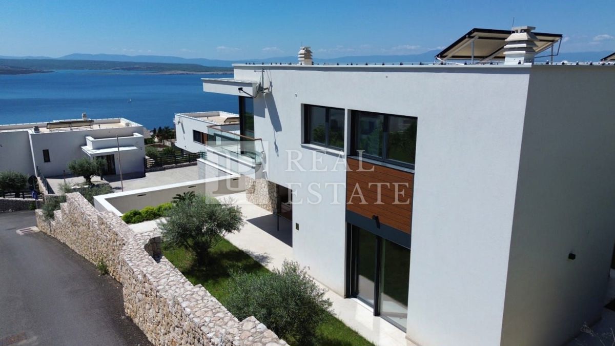 CRIKVENICA - moderna vila z bazenom