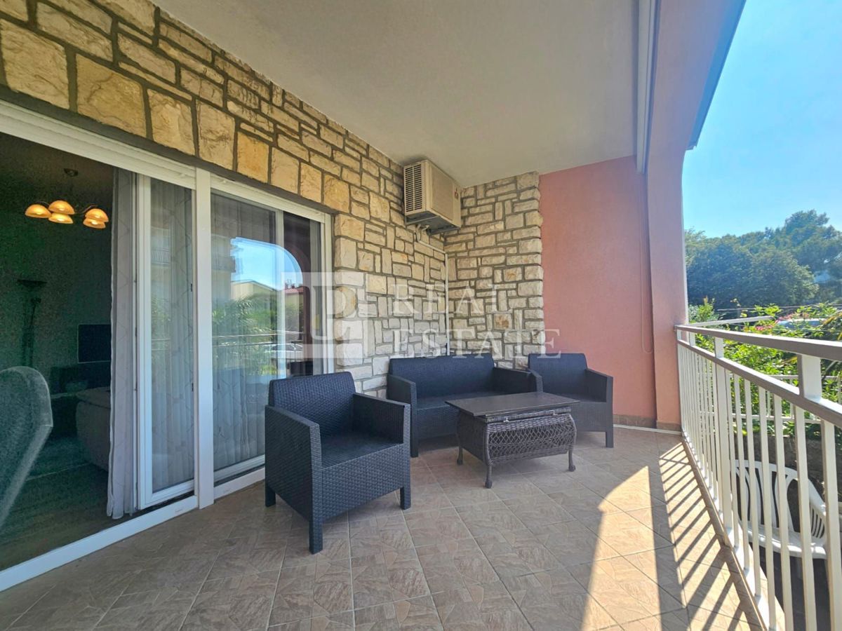 SELCE - udobno stanovanje z vrtom 150 metrov od morja