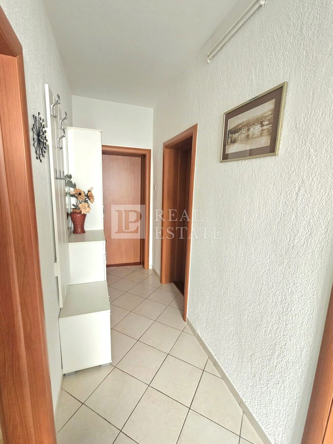 SELCE - udobno stanovanje z vrtom 150 metrov od morja