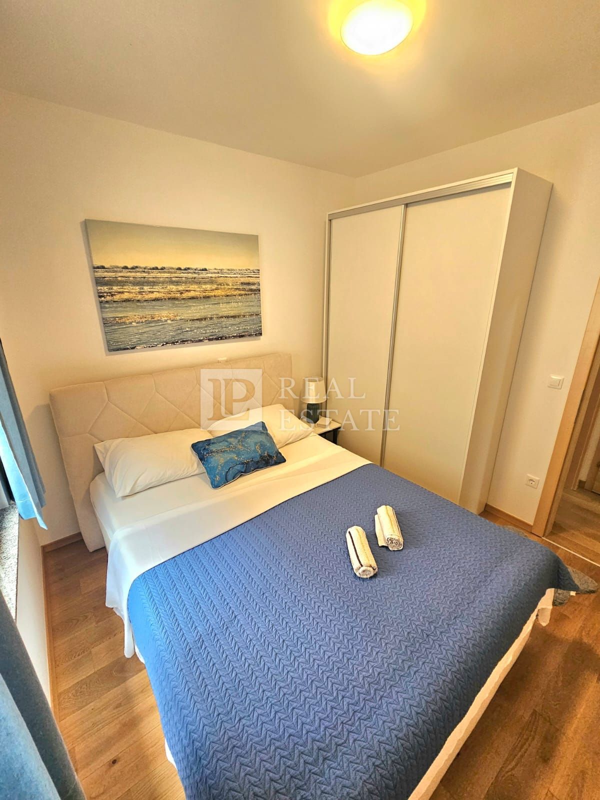CRIKVENICA - EKSKLUZIVNA PRODAJA - atraktivno stanovanje s teraso in zasebnim parkirnim mestom