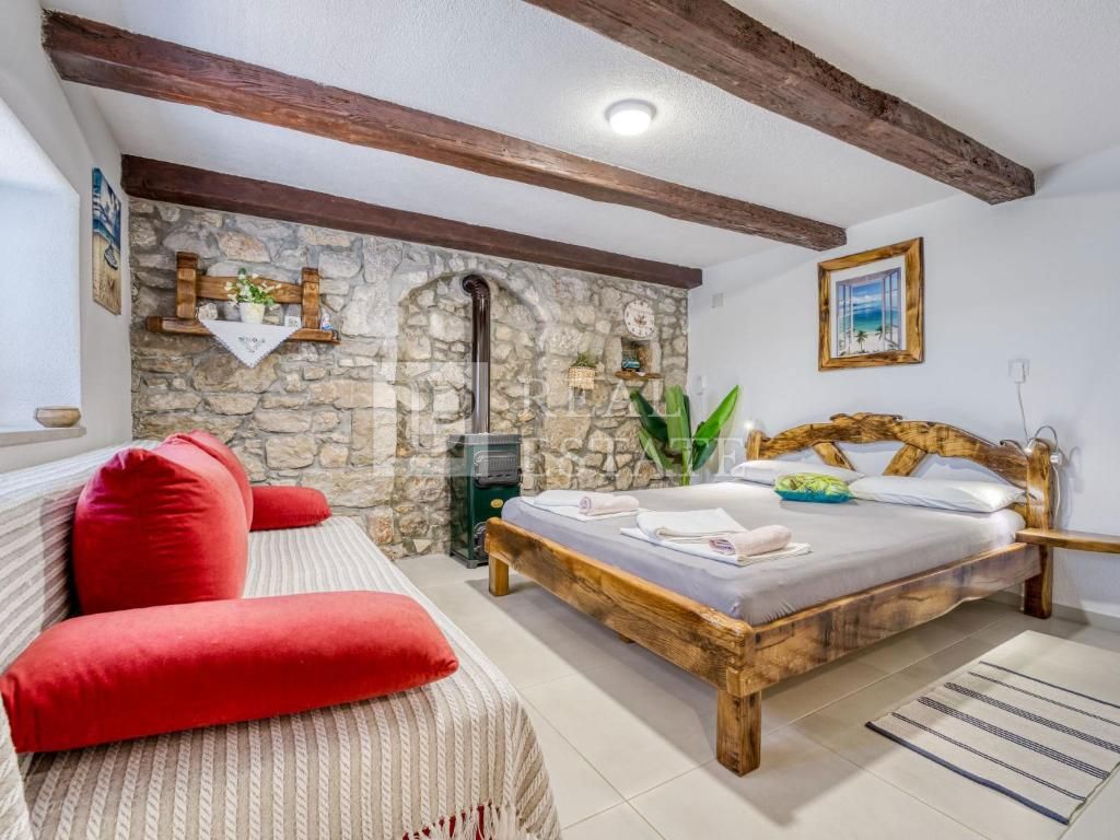 CRIKVENICA - čudovita kamnita hiša s panoramskim pogledom na morje