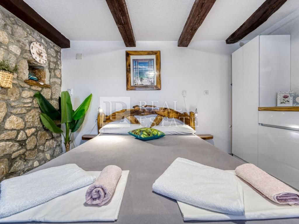 CRIKVENICA - čudovita kamnita hiša s panoramskim pogledom na morje