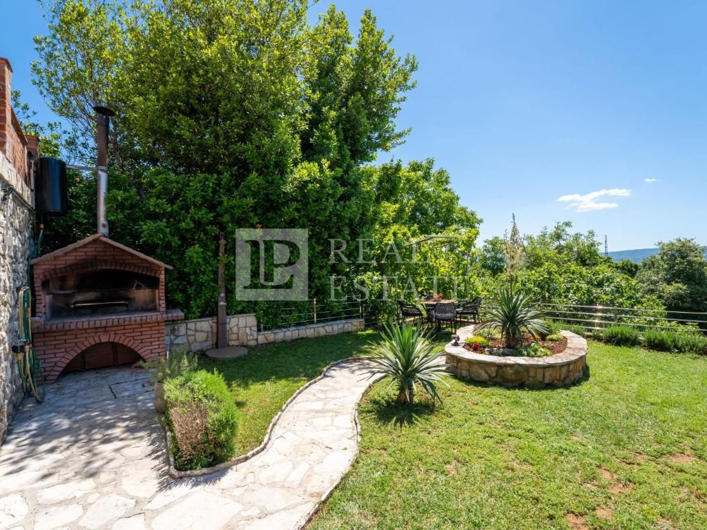 CRIKVENICA - čudovita kamnita hiša s panoramskim pogledom na morje