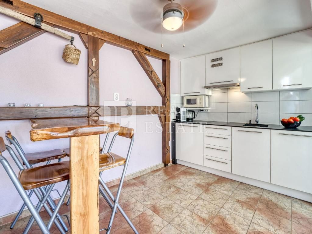 CRIKVENICA - čudovita kamnita hiša s panoramskim pogledom na morje