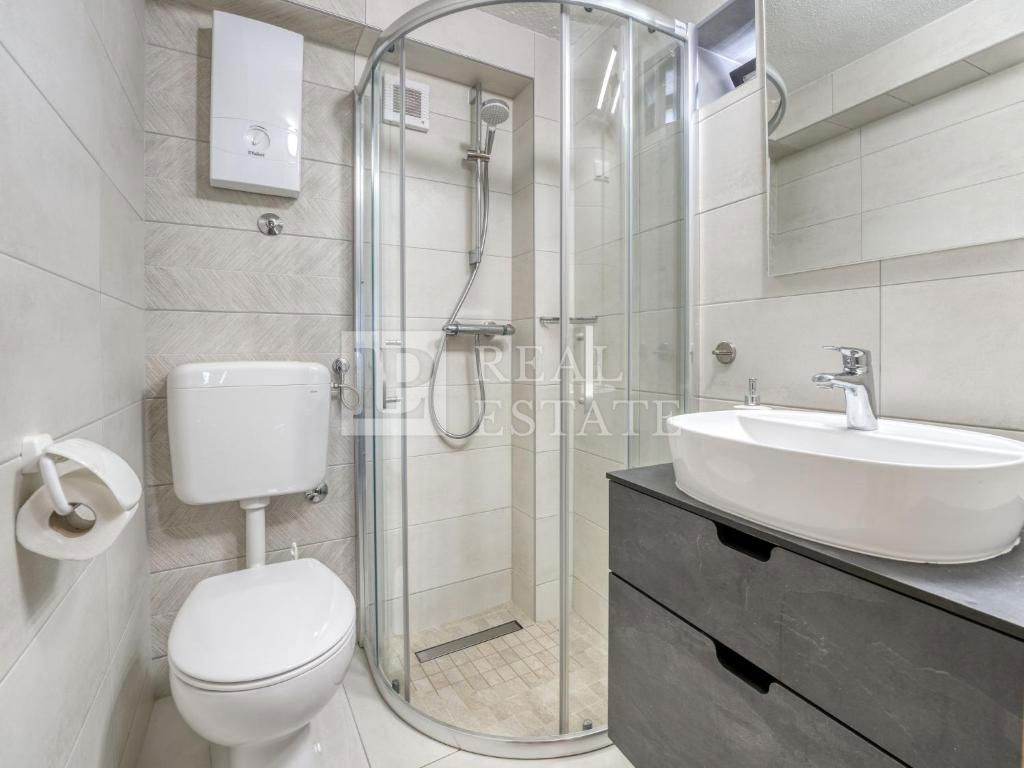 CRIKVENICA - čudovita kamnita hiša s panoramskim pogledom na morje