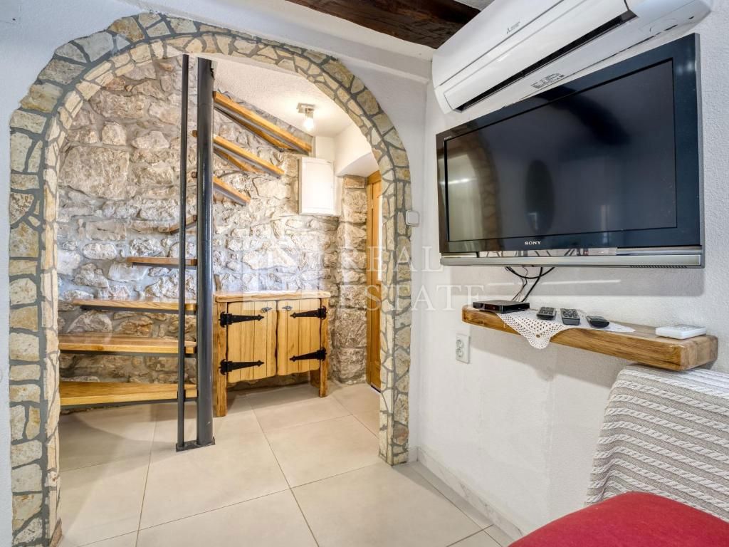 CRIKVENICA - čudovita kamnita hiša s panoramskim pogledom na morje