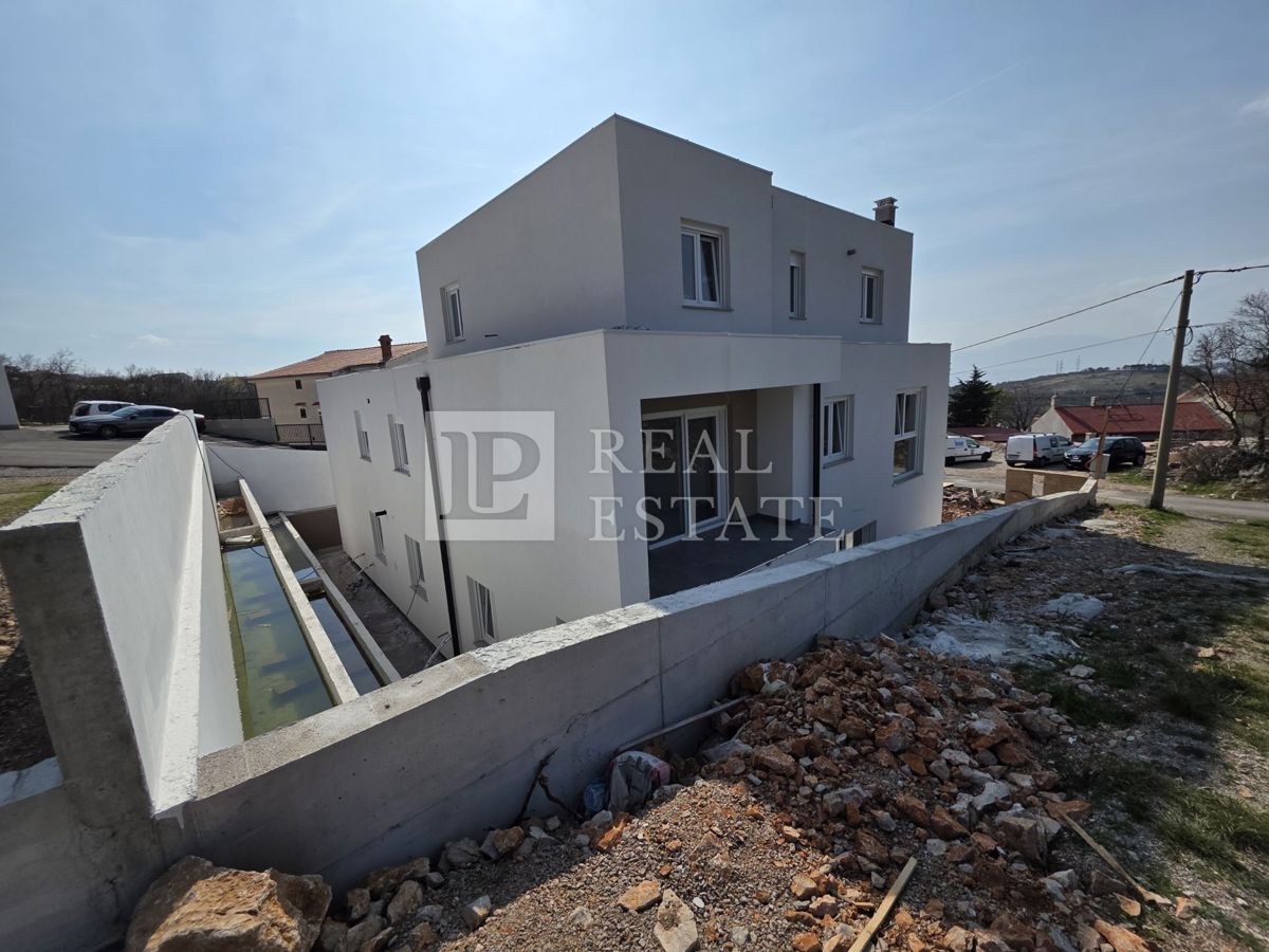 HRELJIN - dvosobno luksuzno stanovanje s teraso v novogradnji