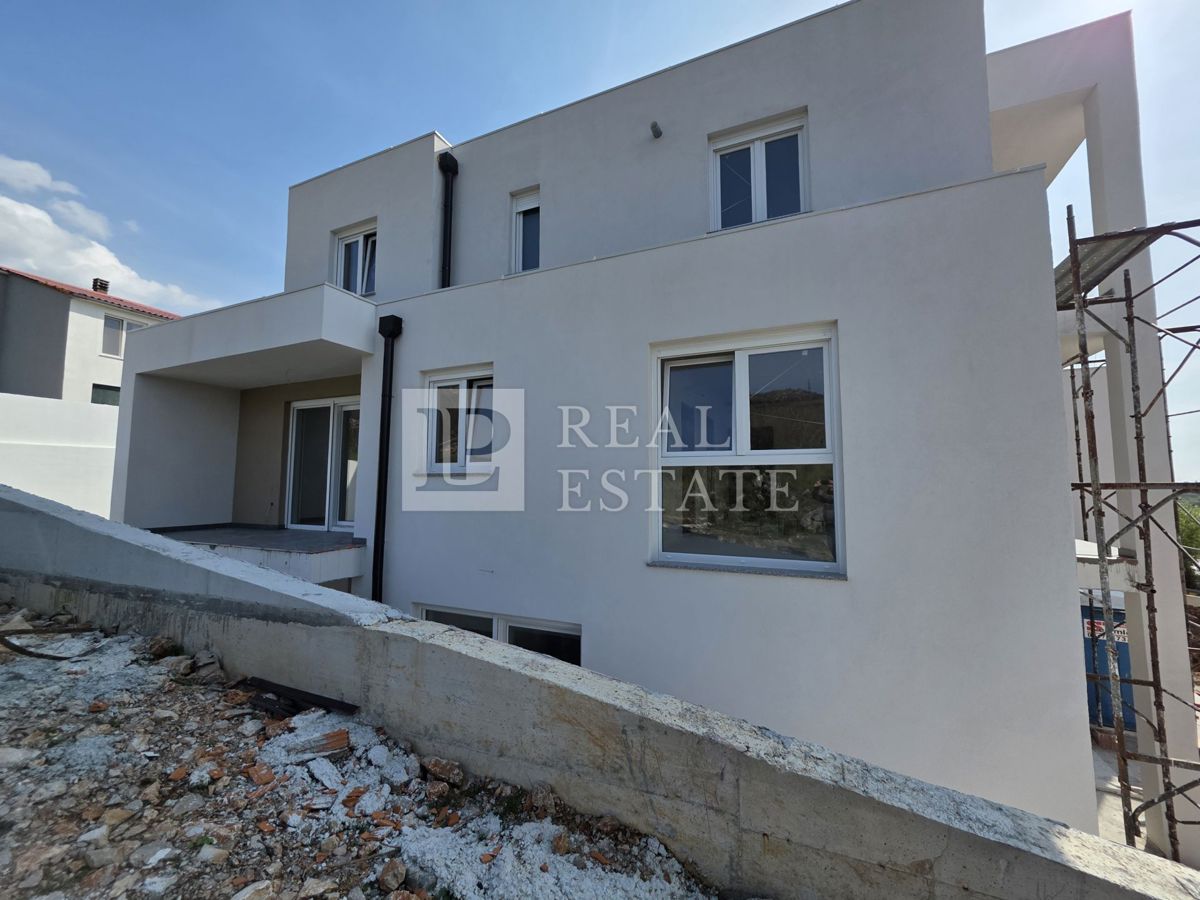 HRELJIN - dvosobno luksuzno stanovanje s teraso v novogradnji