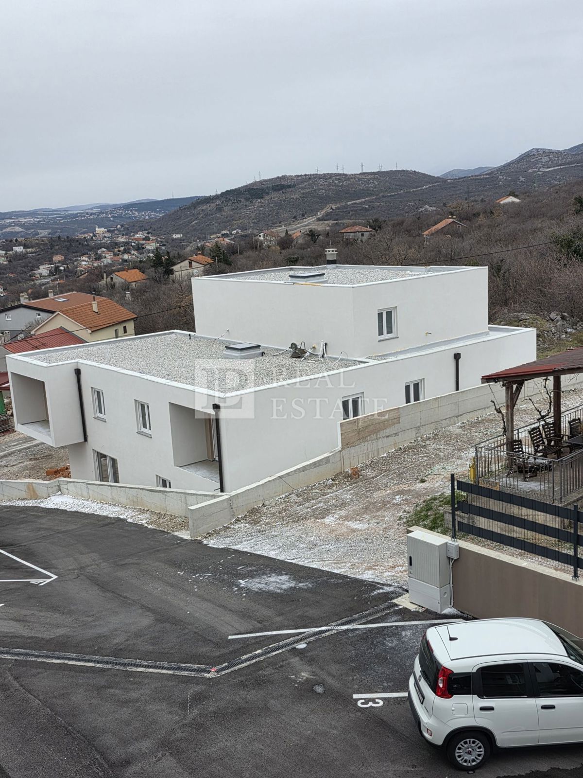 HRELJIN - dvosobno luksuzno stanovanje s teraso v novogradnji