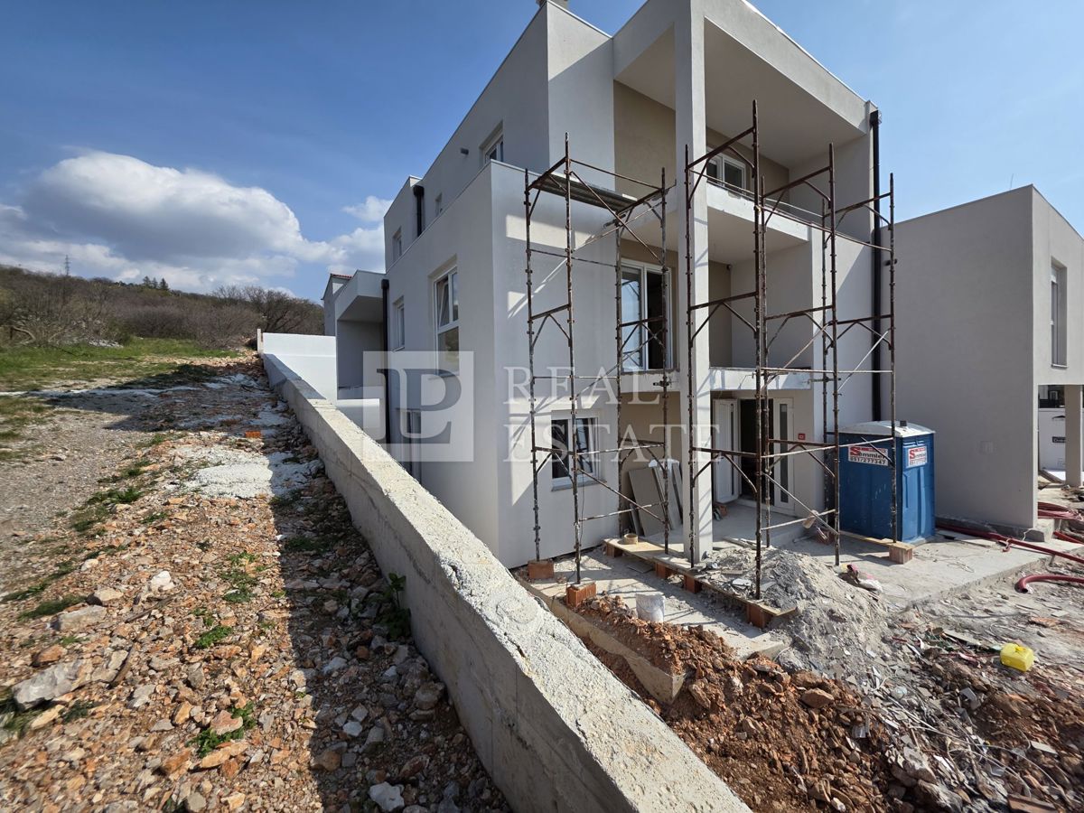 HRELJIN - dvosobno luksuzno stanovanje s teraso v novogradnji