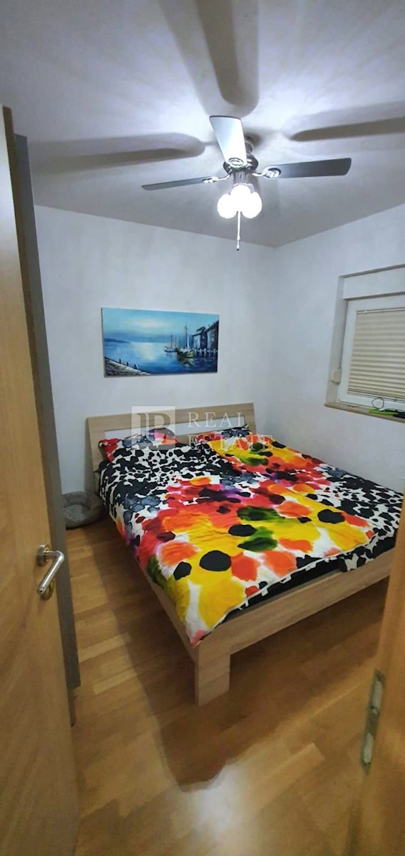 SELCE - apartma z bazenom in pogledom na morje