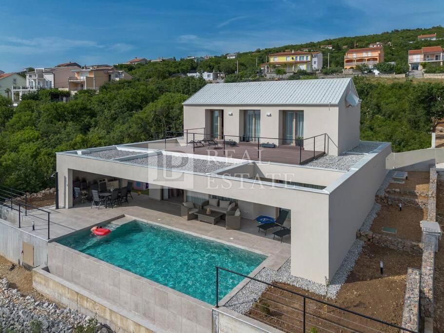 ŠMRIKA - moderna vila z bazenom
