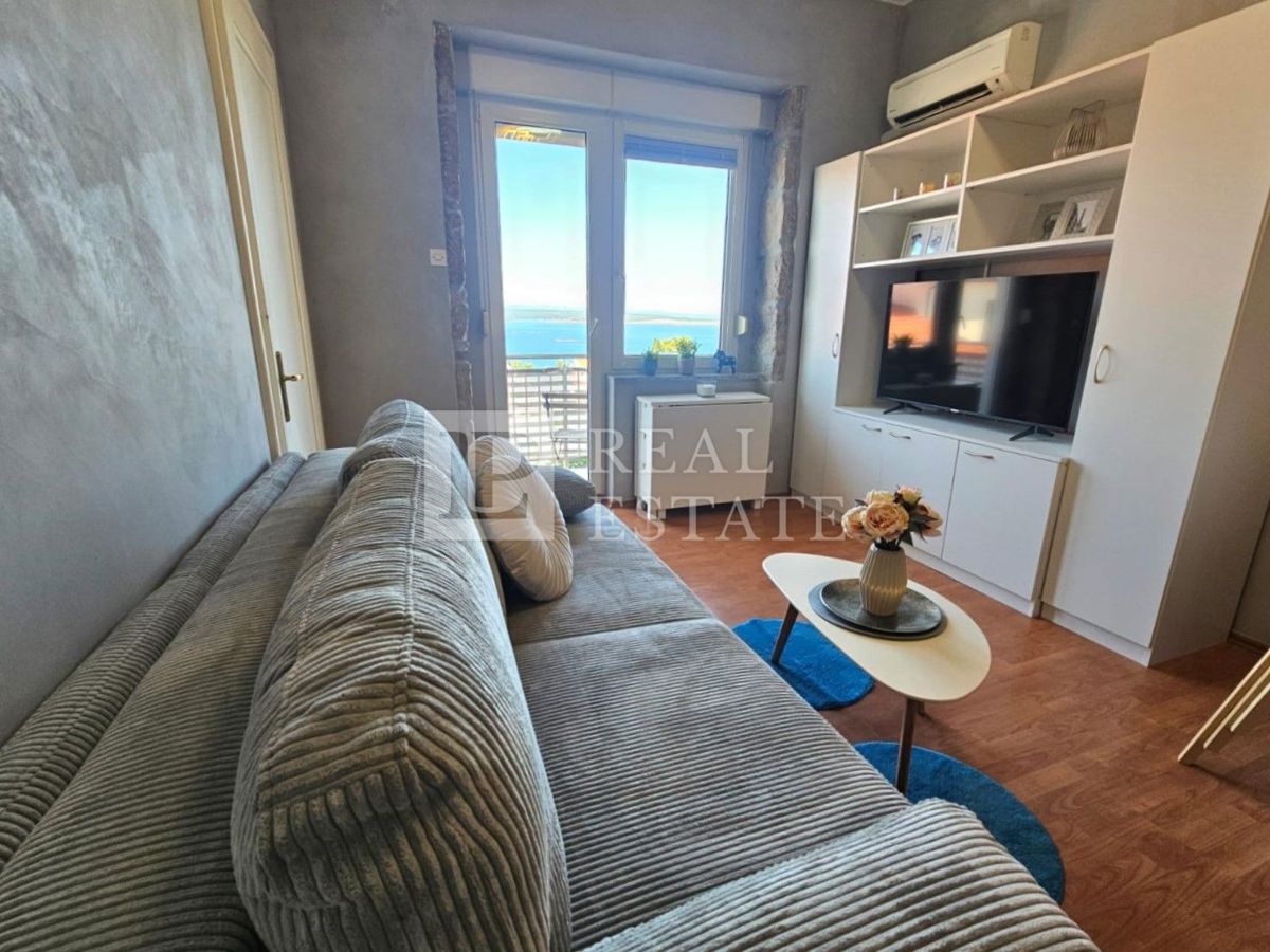CRIKVENICA - EKSKLUZIVNA PRODAJA - čudovito opremljen apartma z odprtim pogledom na morje