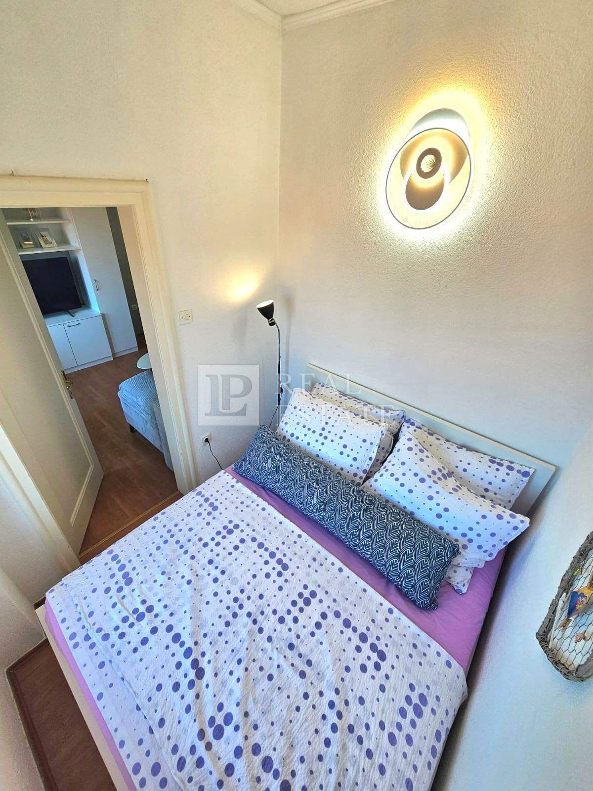 CRIKVENICA - EKSKLUZIVNA PRODAJA - čudovito opremljen apartma z odprtim pogledom na morje