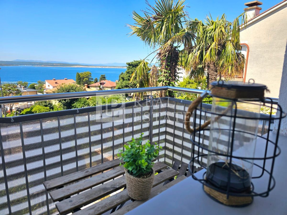 CRIKVENICA - EKSKLUZIVNA PRODAJA - čudovito opremljen apartma z odprtim pogledom na morje
