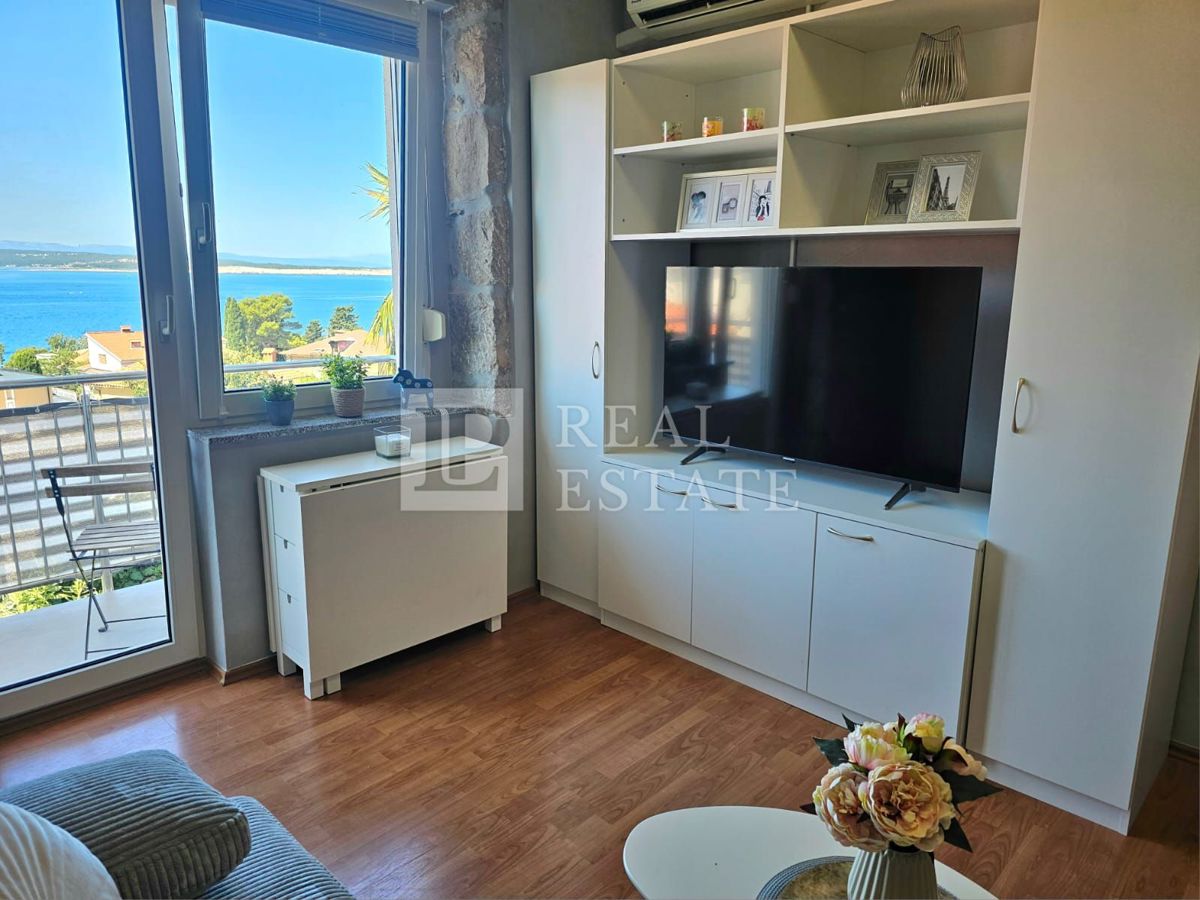 CRIKVENICA - EKSKLUZIVNA PRODAJA - čudovito opremljen apartma z odprtim pogledom na morje