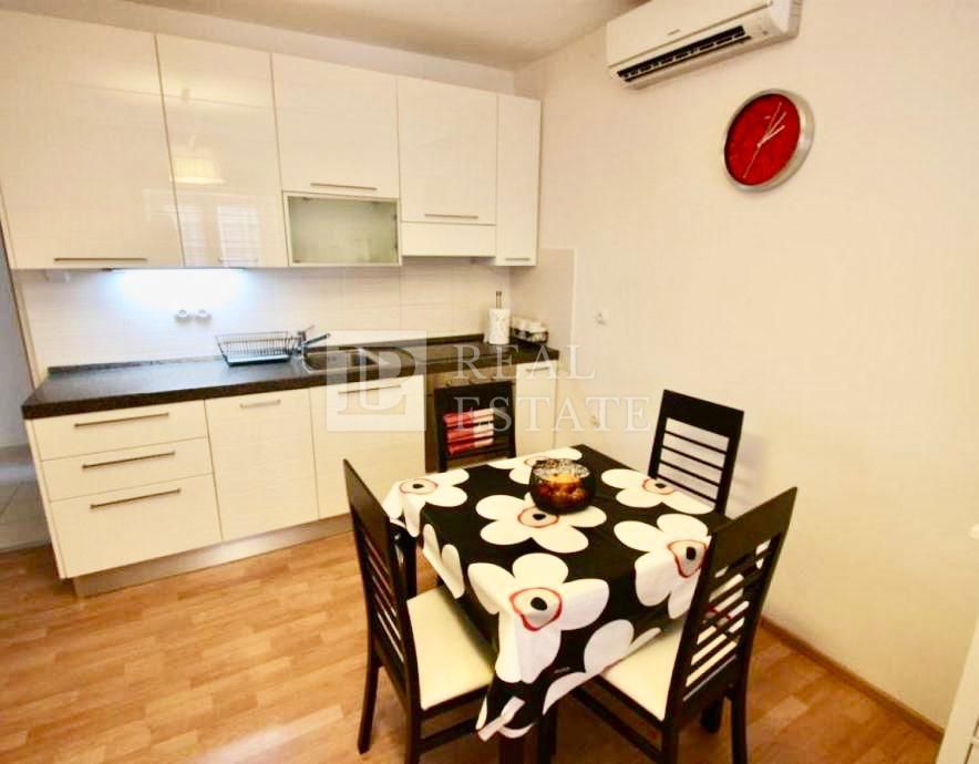 CRIKVENICA - čudovit apartma v prvi vrsti do morja