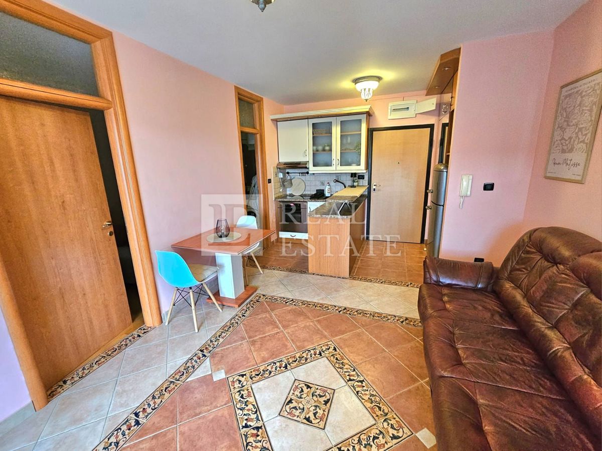 NOVI VINODOLSKI - 2-sobno stanovanje na fantastični lokaciji