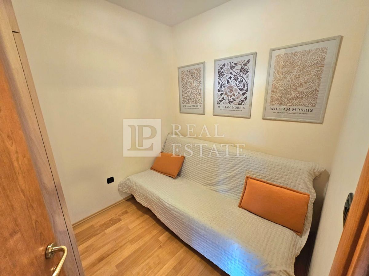 NOVI VINODOLSKI - 2-sobno stanovanje na fantastični lokaciji