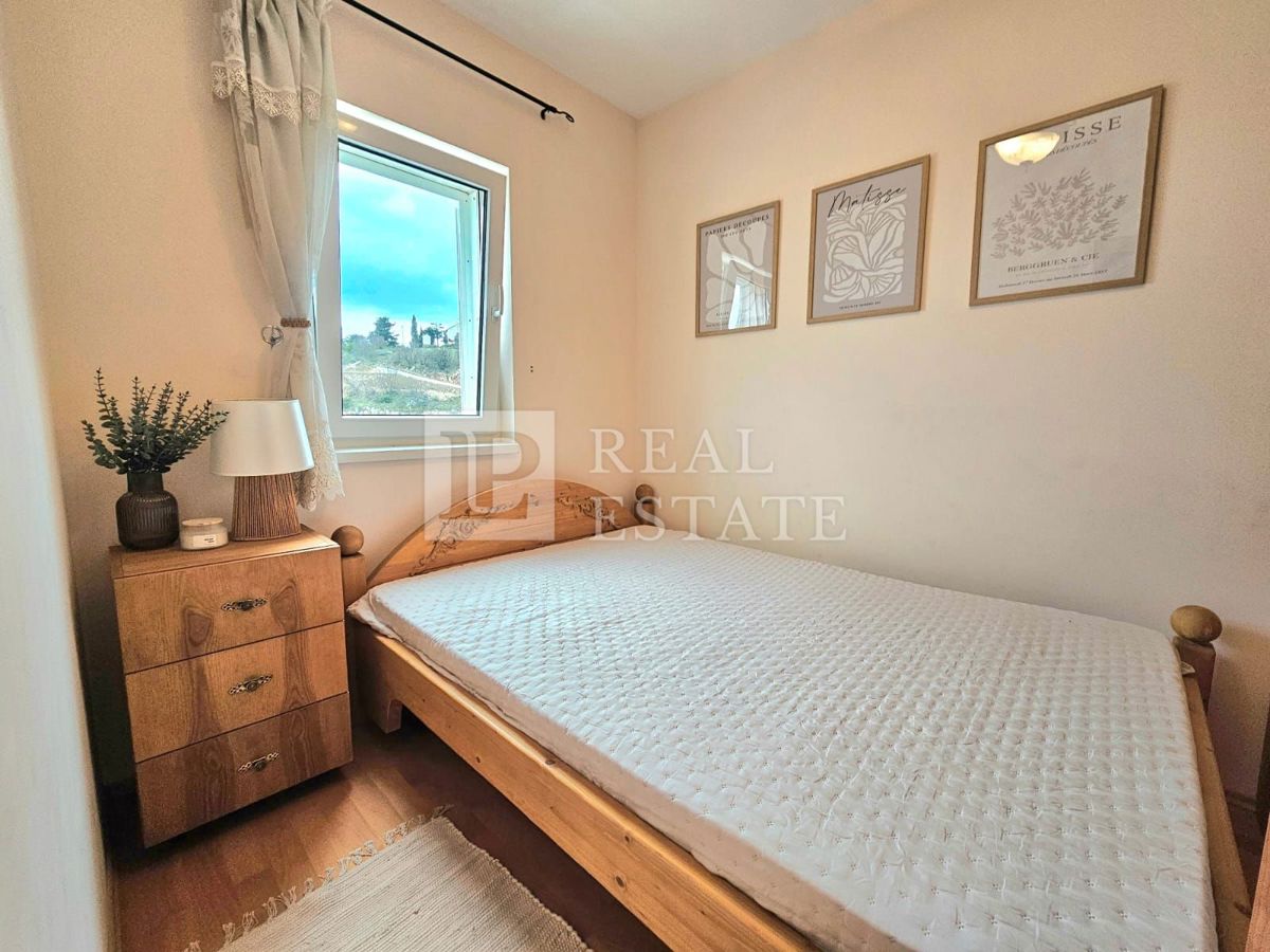 NOVI VINODOLSKI - 2-sobno stanovanje na fantastični lokaciji