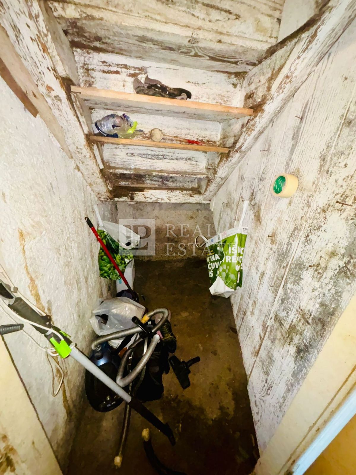 HRELJIN – samostojna kamnita hiša v centru mesta s pogledom na Kvarner