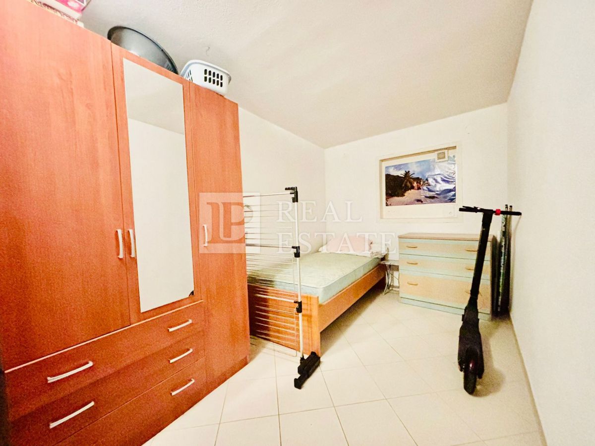 JADRANOVO - trisobno stanovanje s čudovito teraso