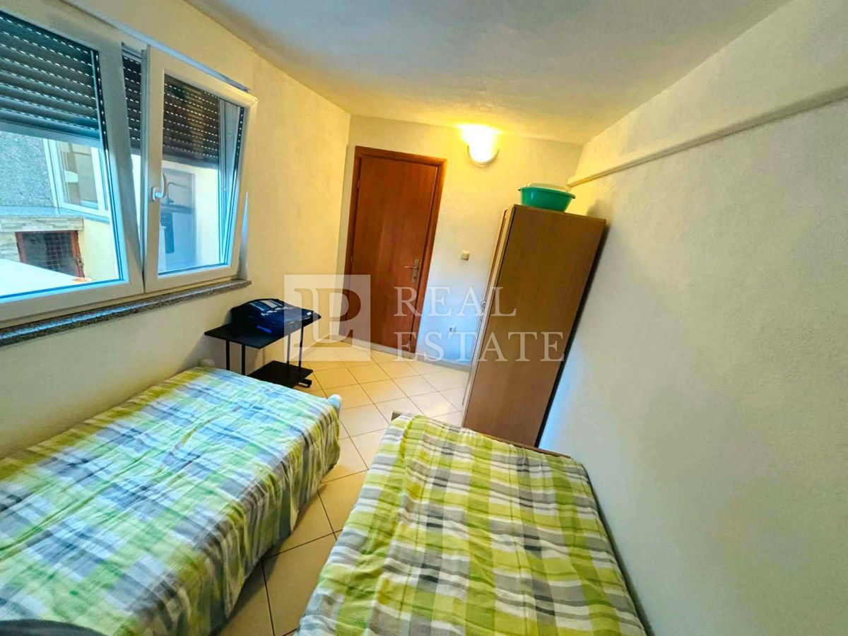 JADRANOVO - trisobno stanovanje s čudovito teraso