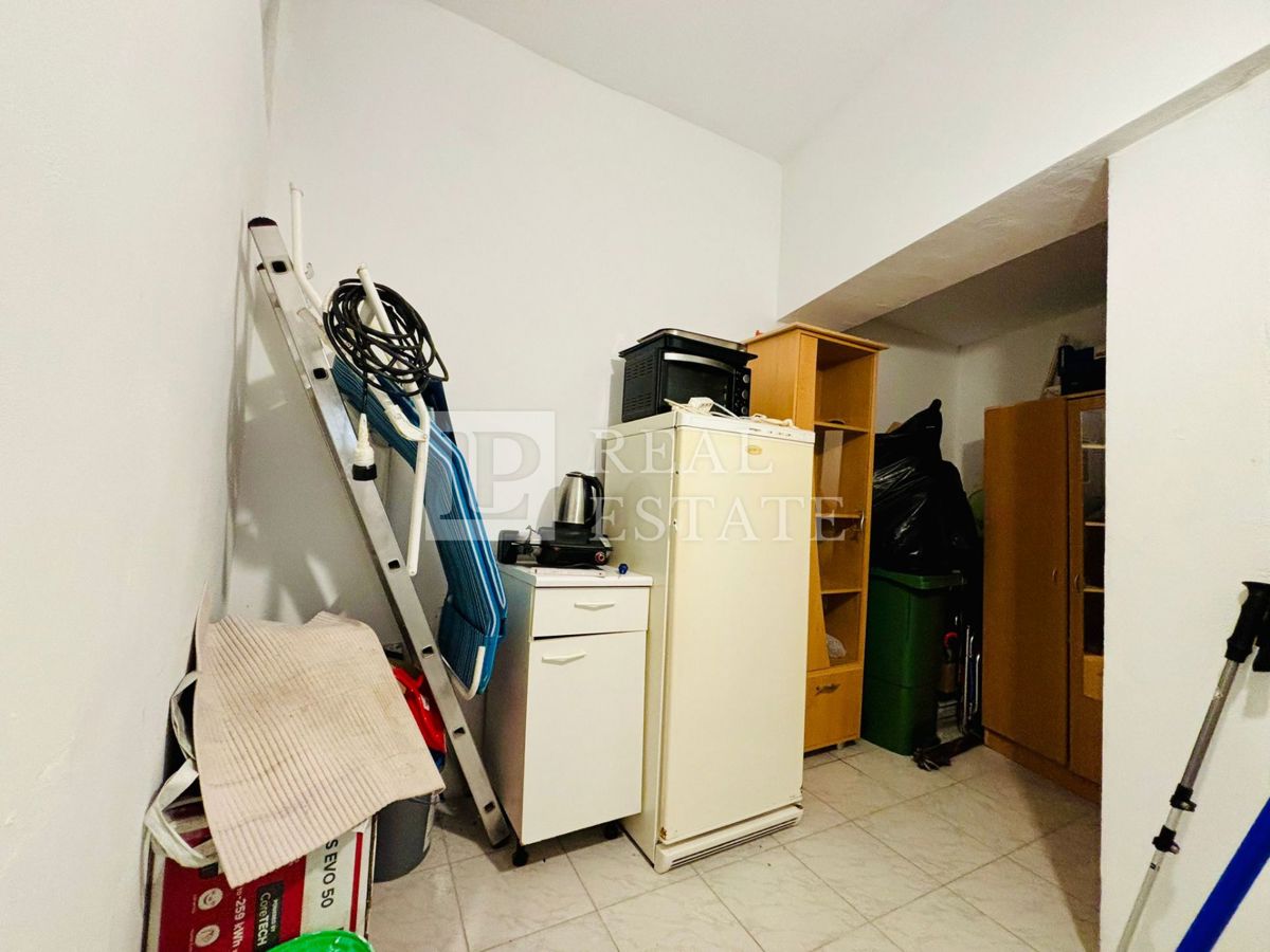 JADRANOVO - trisobno stanovanje s čudovito teraso