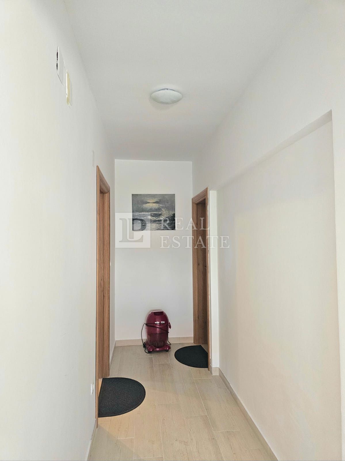 KRALJEVICA - EKSKLUZIVNA PRODAJA - prostorna hiša s 4 apartmaji 200 metrov od morja in centra