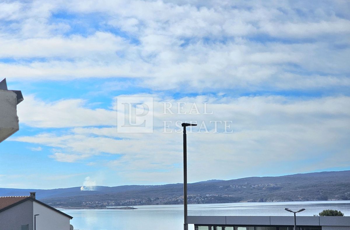 CRIKVENICA - dvosobni apartma s pogledom na morje