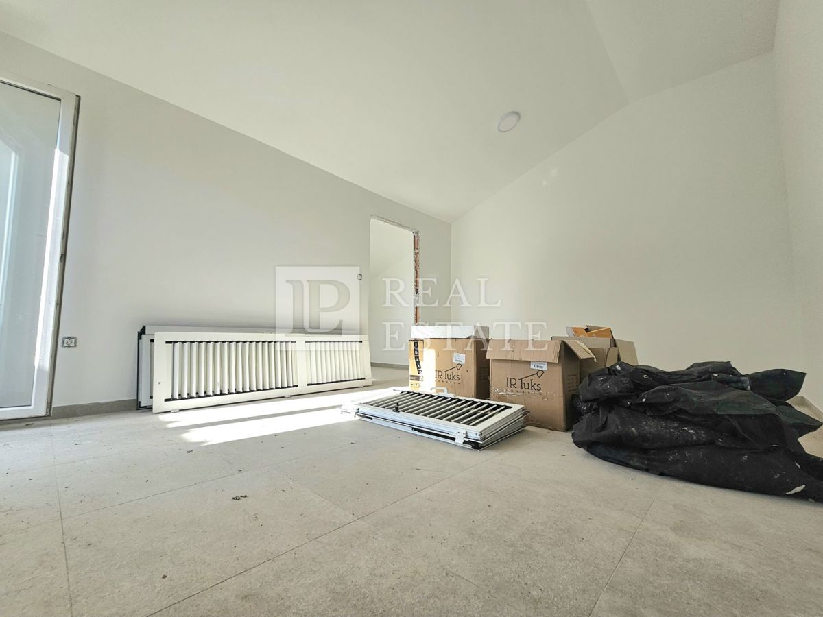 CRIKVENICA - dvosobni apartma s pogledom na morje