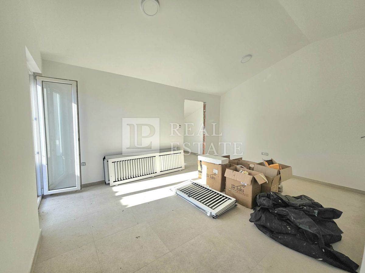 CRIKVENICA - dvosobni apartma s pogledom na morje