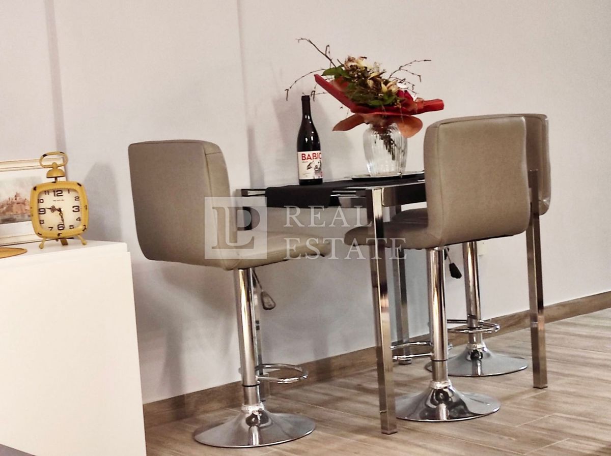 NOVI VINODOLSKI - stanovanje s pogledom na morje v centru