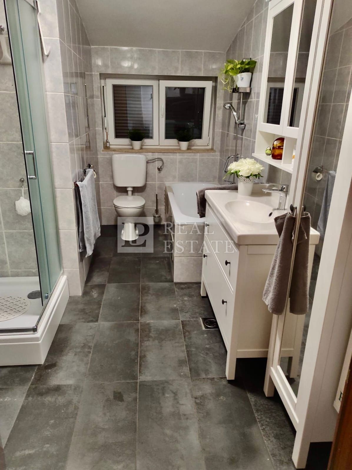 NOVI VINODOLSKI - stanovanje s pogledom na morje v centru