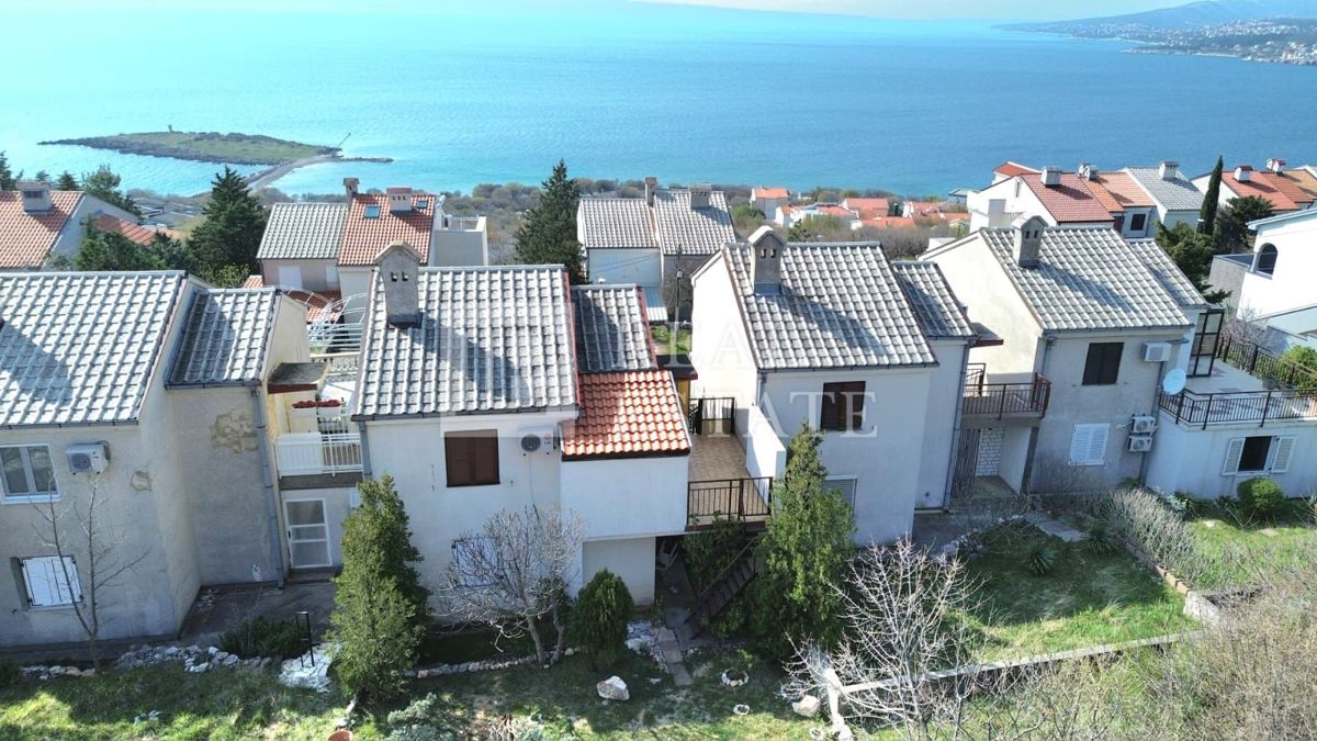 KLENOVICA - stanovanje s prostornim vrtom