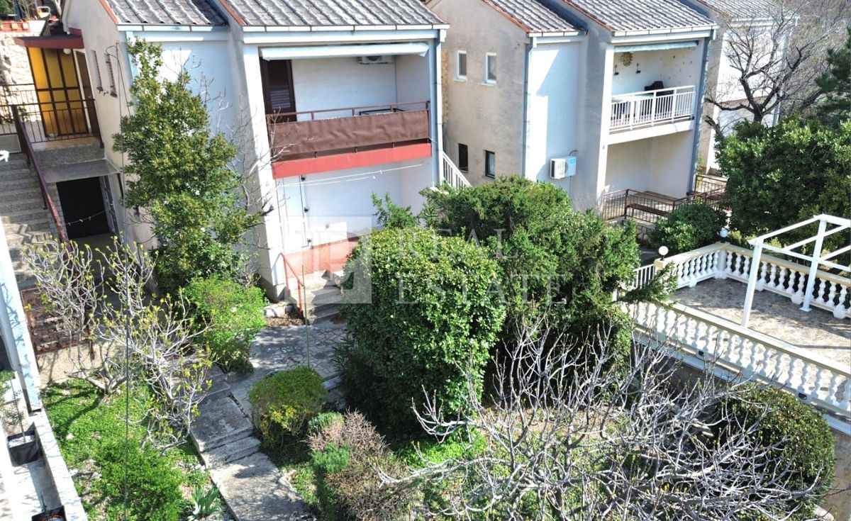 KLENOVICA - stanovanje s prostornim vrtom