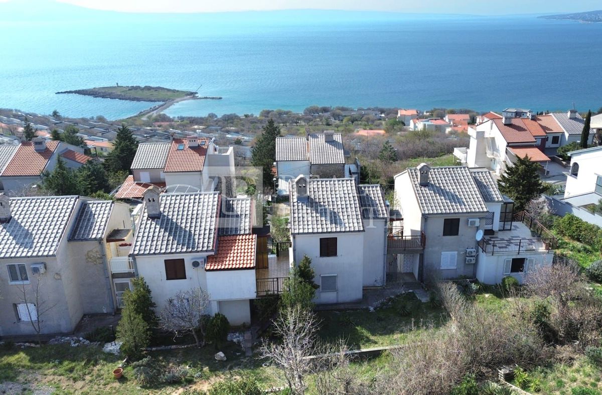 KLENOVICA - stanovanje s prostornim vrtom