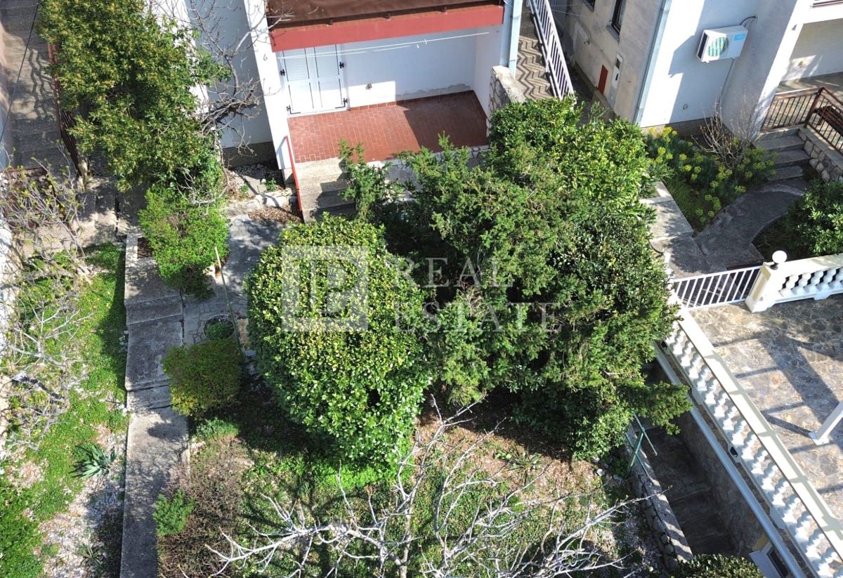 KLENOVICA - stanovanje s prostornim vrtom