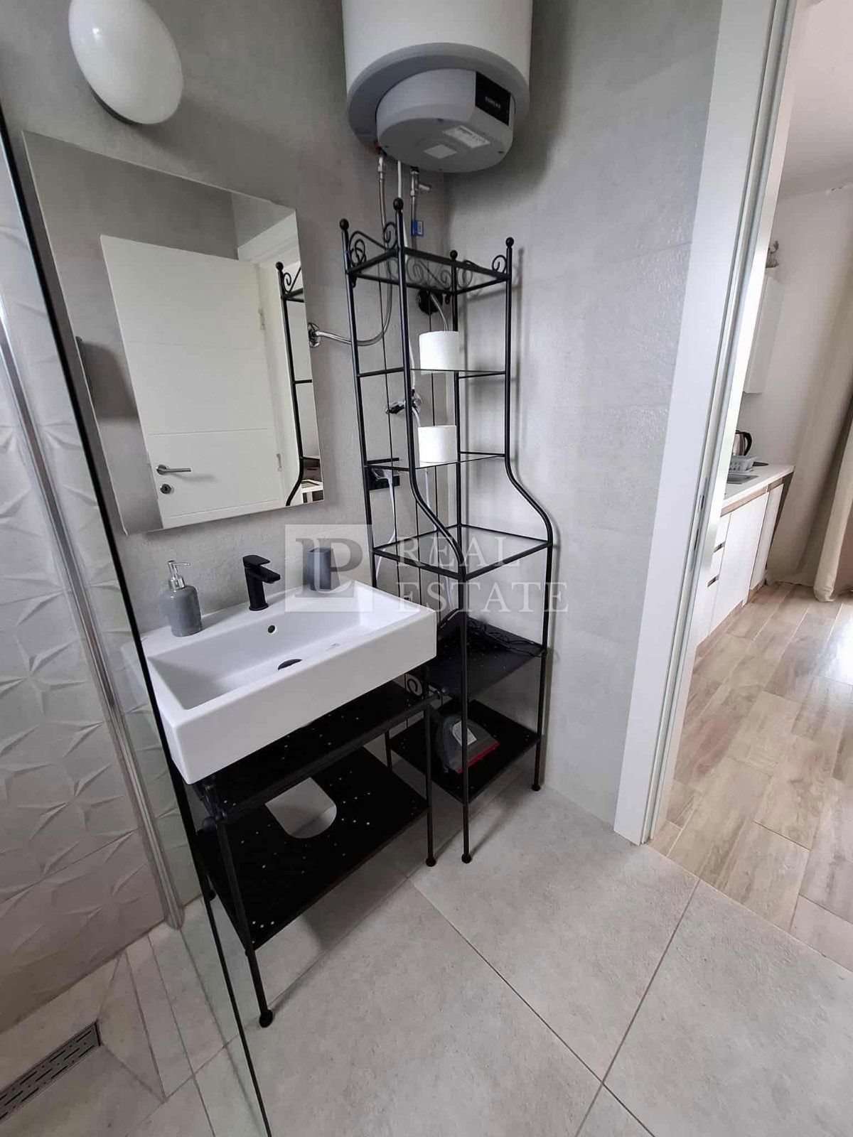 CRIKVENICA - novogradnja s štirimi stanovanjskimi enotami