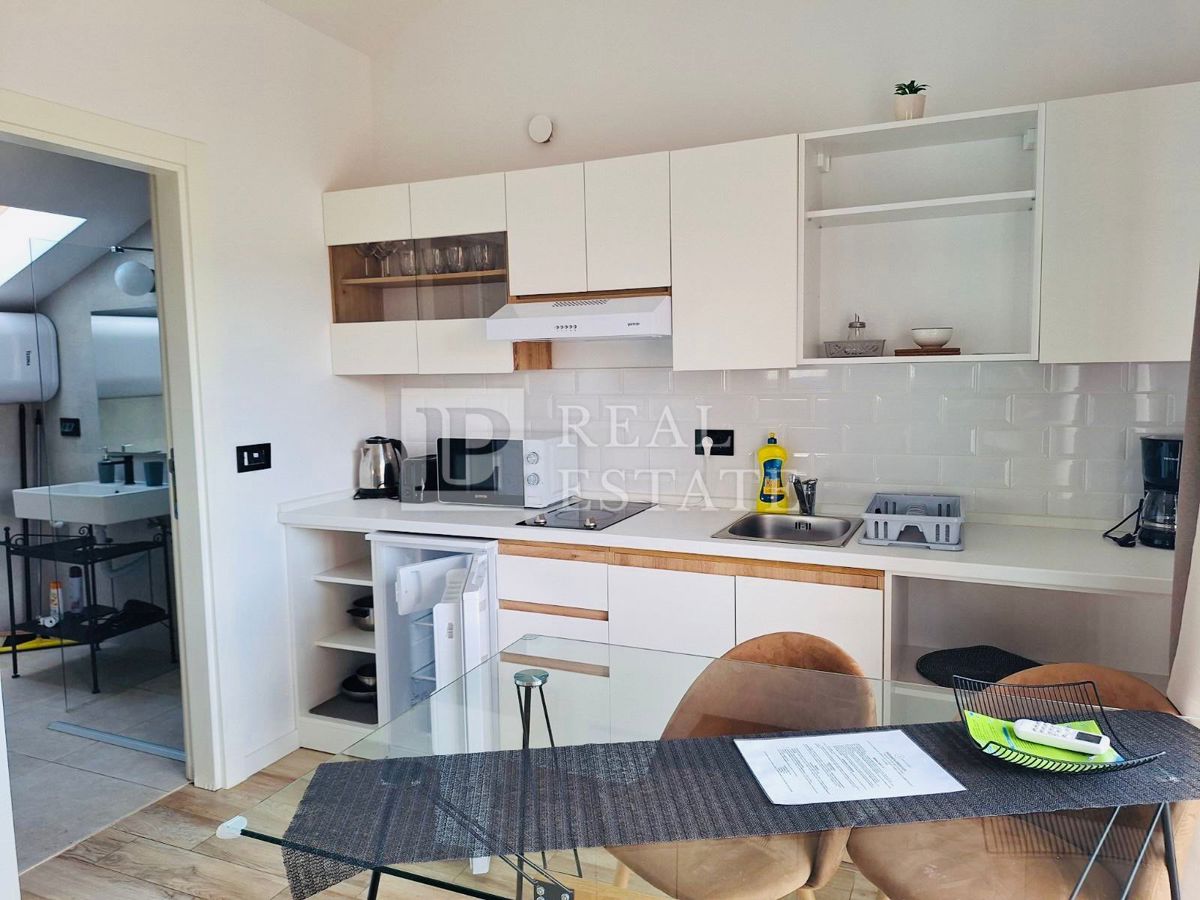 CRIKVENICA - novogradnja s štirimi stanovanjskimi enotami